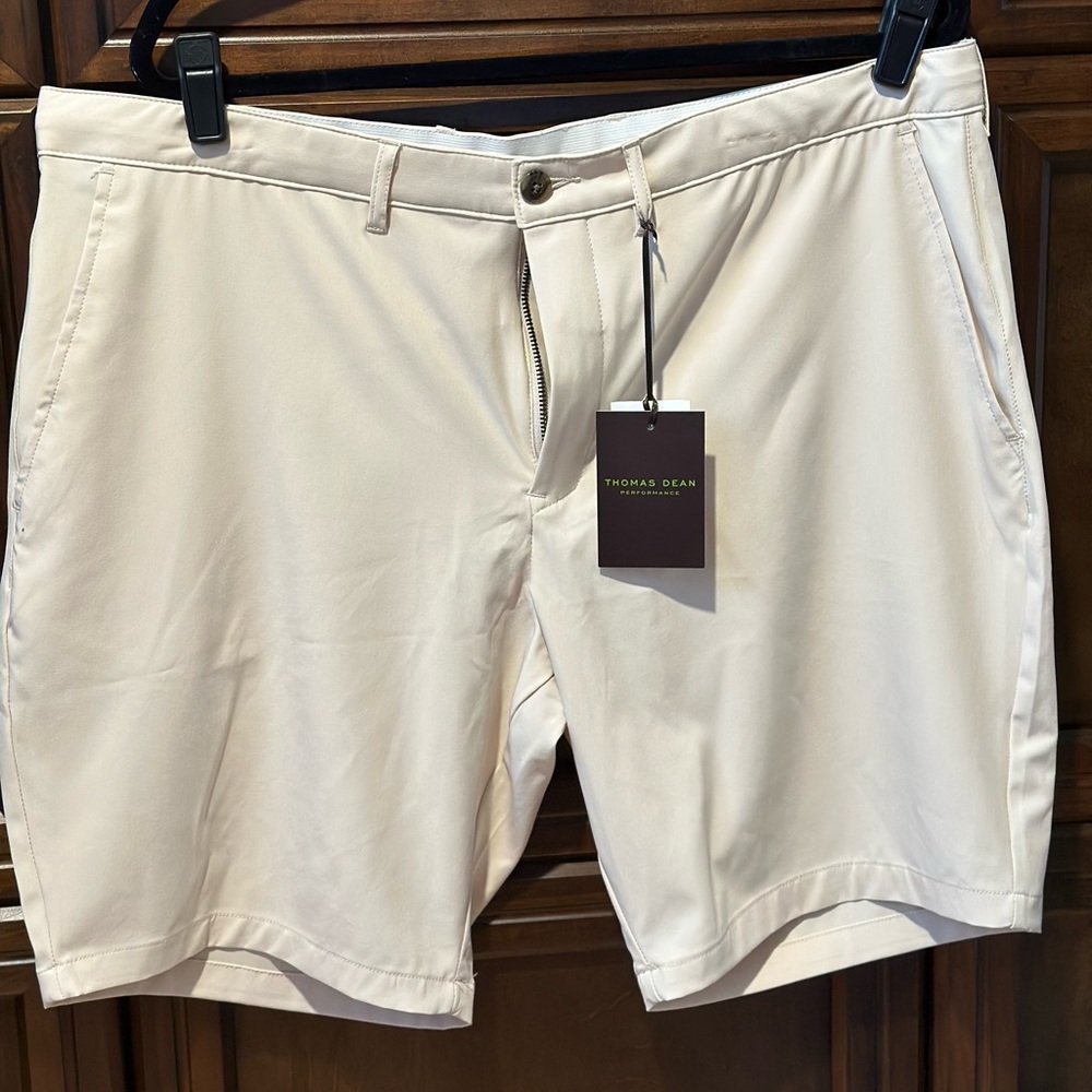 NWT Men’s Thomas Dean performance dress shorts (38)